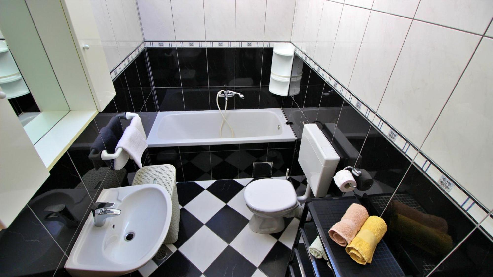 Apartments Marusic โอมิช ภายนอก รูปภาพ